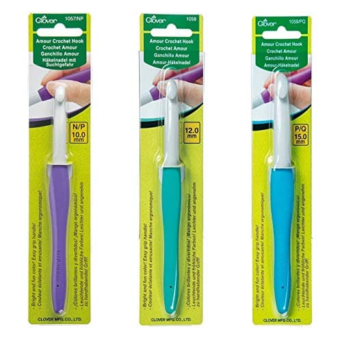 Clover Amour Jumbo Crochet Hook Set (10mm, 12mm, 15mm)